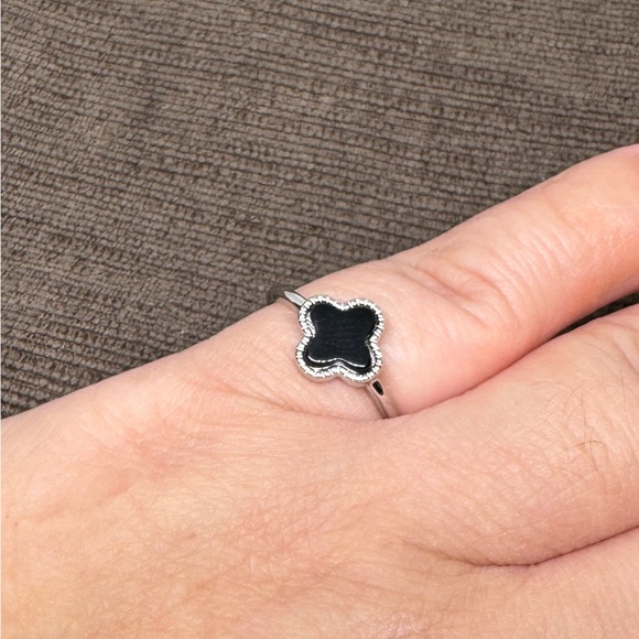 Sterling silverr 4 leaf clover ring - Picture 7 of 9